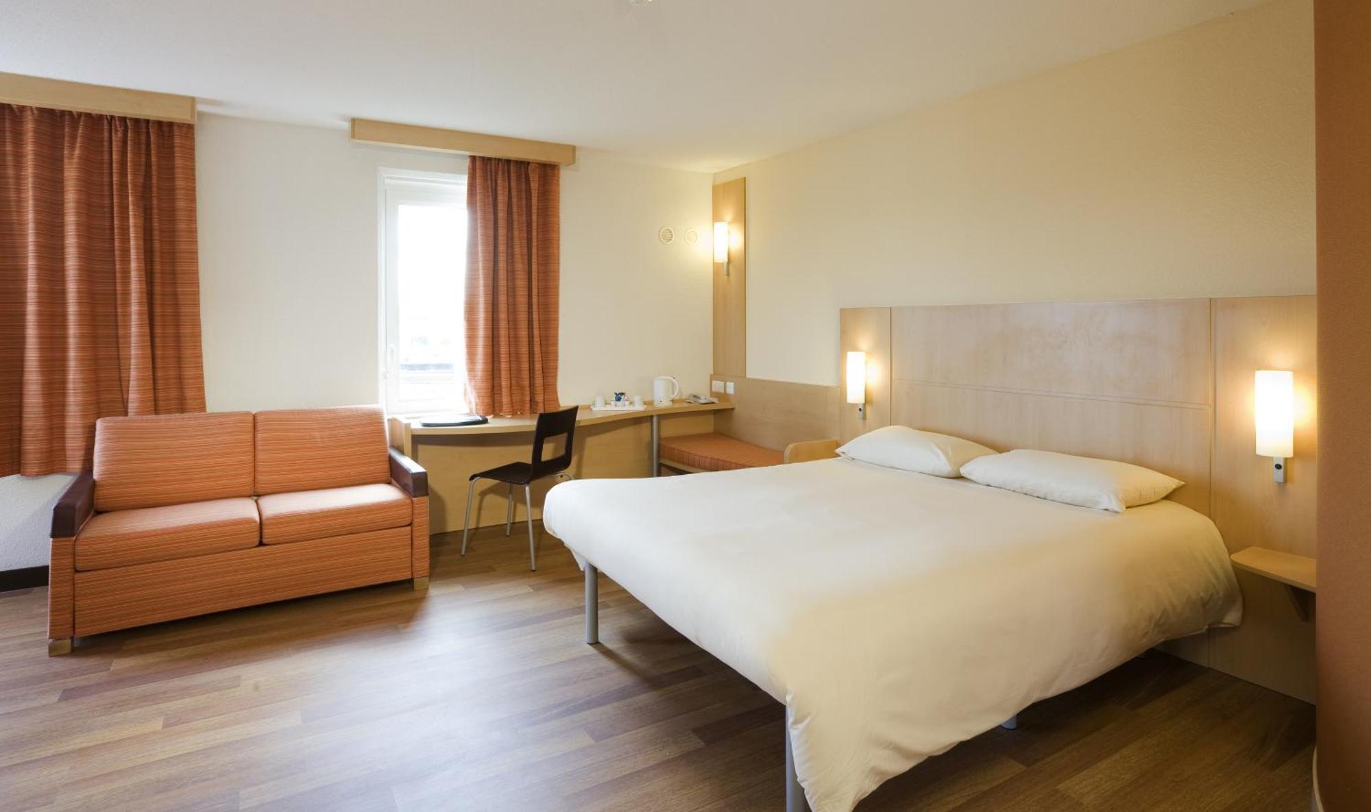 Ibis Bristol Temple Meads Hotel Стая снимка